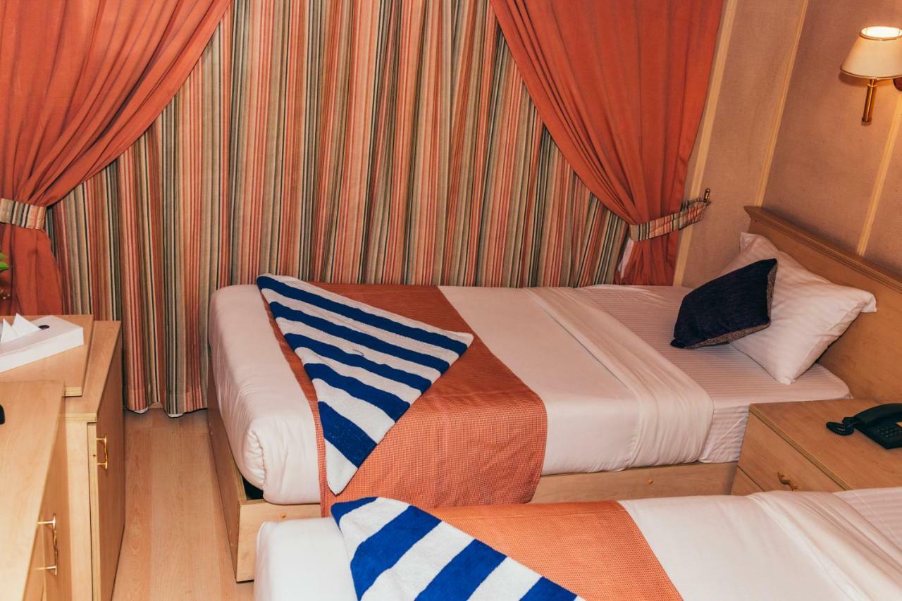 Hotel Ship Queen Isis Elminya Эль-Минья Экстерьер фото