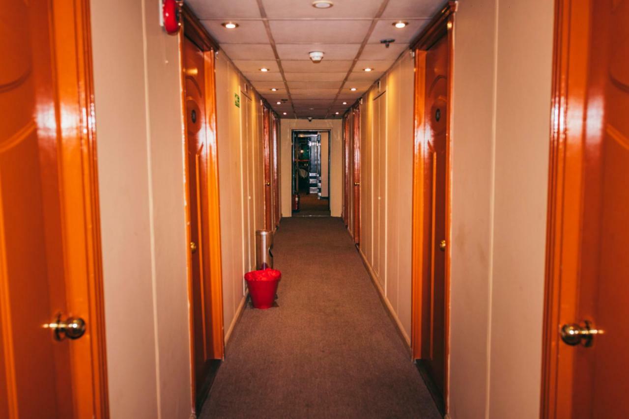 Hotel Ship Queen Isis Elminya Эль-Минья Экстерьер фото