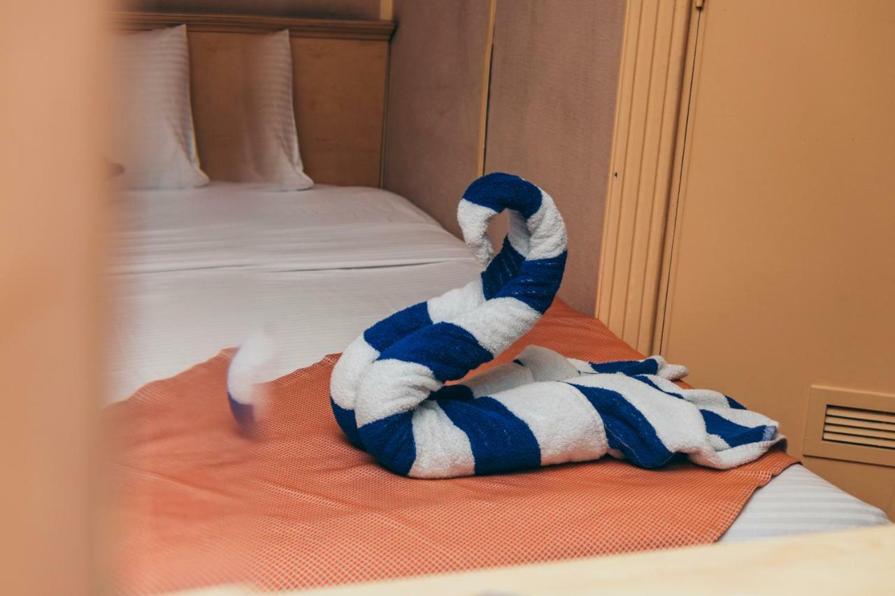Hotel Ship Queen Isis Elminya Эль-Минья Экстерьер фото