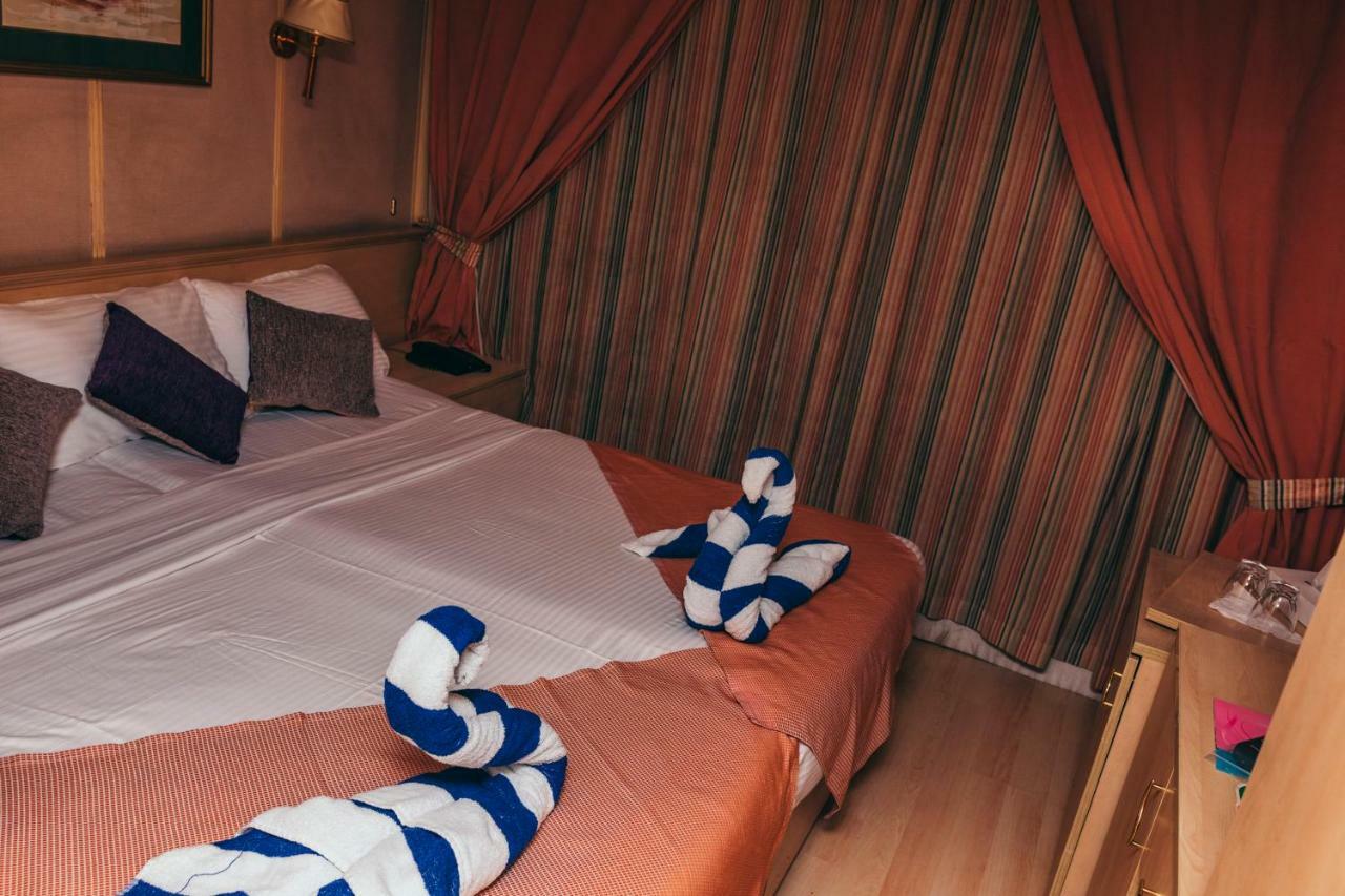 Hotel Ship Queen Isis Elminya Эль-Минья Экстерьер фото